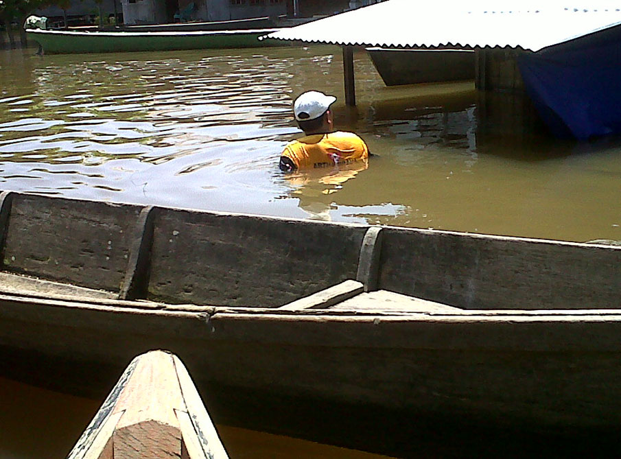 Bantuan Banjir Putussibau, Kalimantan Barat 2010